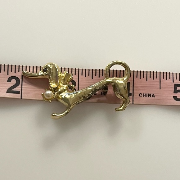 Vintage Dachshund Dog Gold Tone Rhinestone Eye Faux Pearl Brooch - Picture 7 of 14